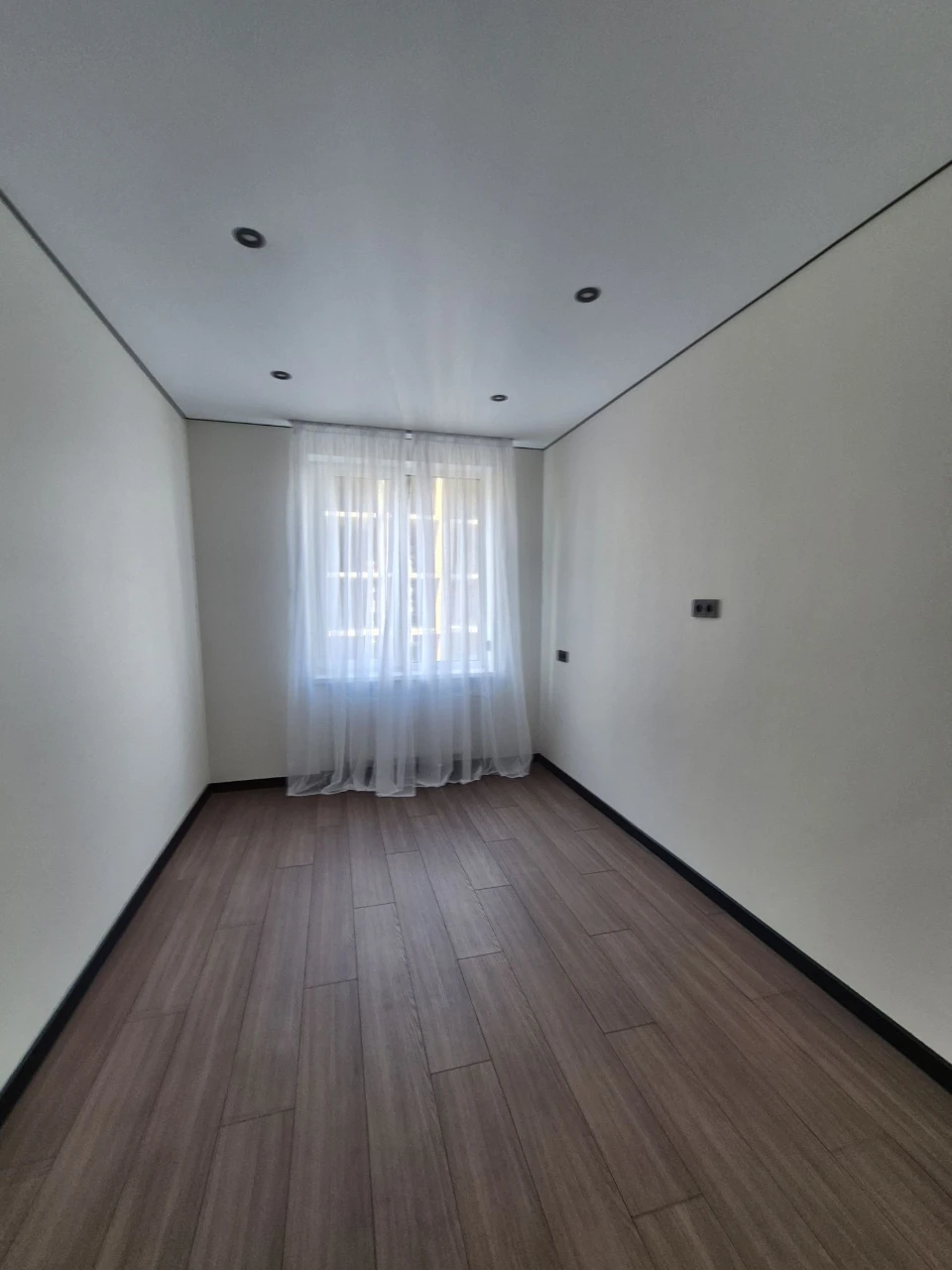 Spacious 3-room apartment | Area 72m² | 7th floor | 2 bathrooms | Available
