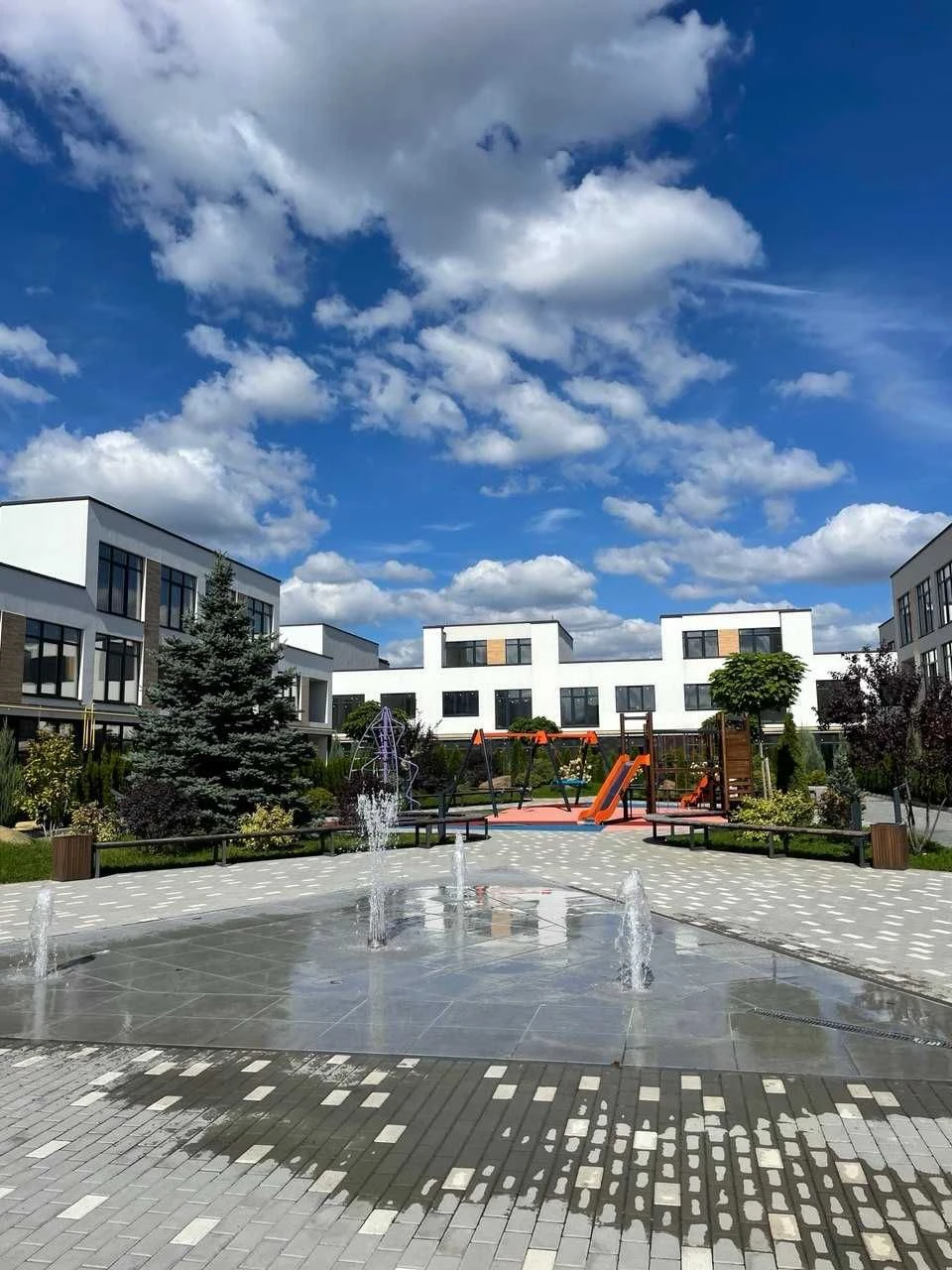 Тиша, ліс і закрита територія. Затишний ЖК Hugge Home Ірпінь
