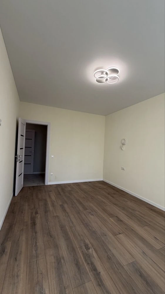 Synergia City, renovated, unfurnished, 3 floors
