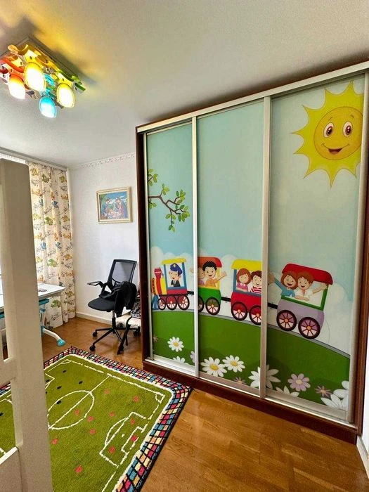 Large 3-room apartment for sale with storage room and possibility of