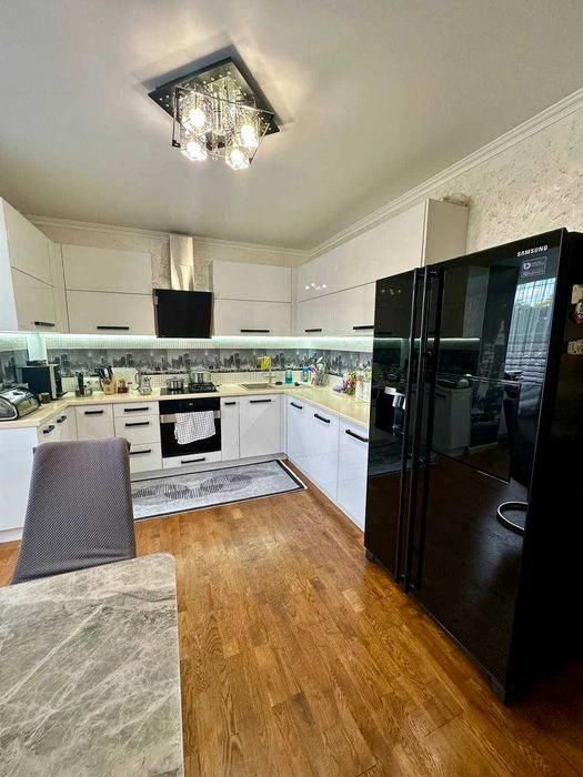 Large 3-room apartment for sale with storage room and possibility of