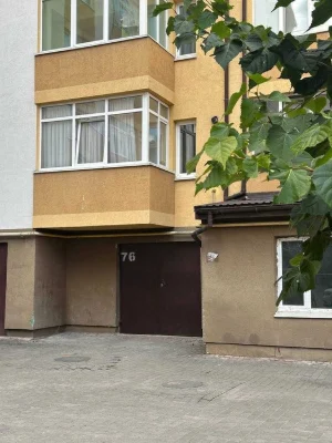 Large 3-room apartment for sale with storage room and possibility of