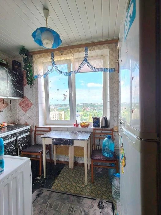 Two-bedroom apartment for sale at the price of a one-bedroom apartment in Saltovka, plus garage.