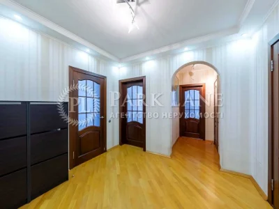 Apartment. Kyiv, Feodosiyskyi Avenue.