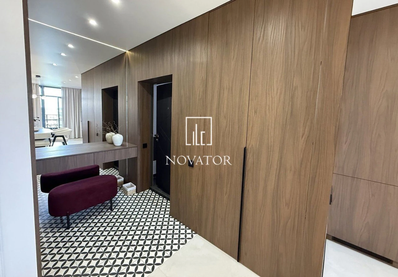 Терміново продам! Квартира, 3-кімн., 92 м², з ремонтом мебля