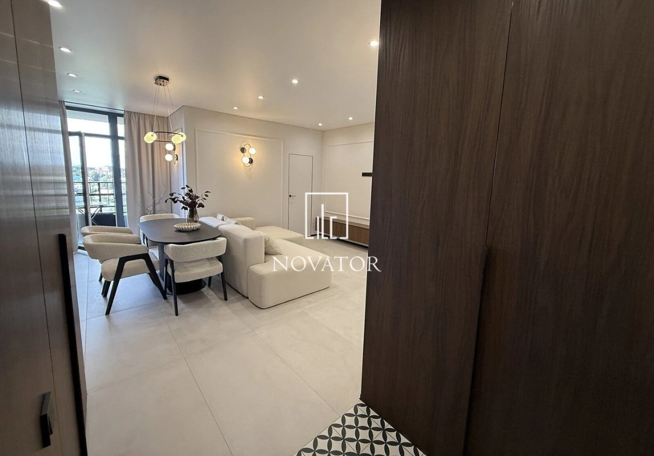 Терміново продам! Квартира, 3-кімн., 92 м², з ремонтом мебля