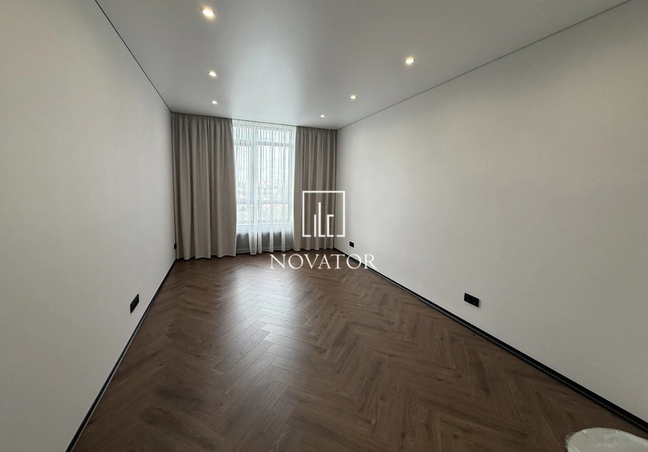 Терміново продам! Квартира, 3-кімн., 92 м², з ремонтом мебля