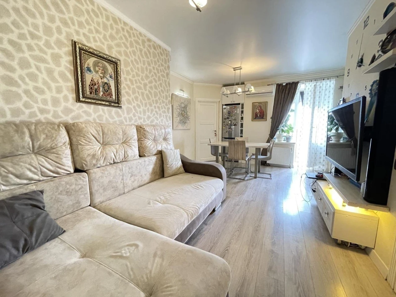 Просторa євро-3к квартира 60 м² з ремонтом та меблями в ЖК Я