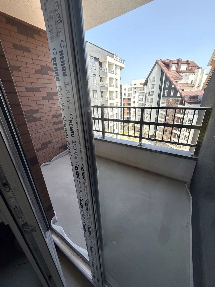 Most affordable 1-room apartment in the Synergy City residential complex! Two-sided