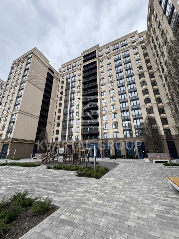 Продаж 2к квартири площею 55м2 на середньому поверсі в ЖК Бі