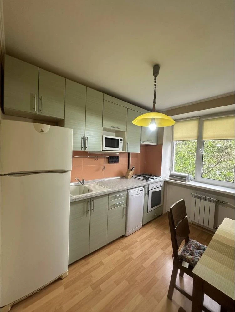 Квартира в продажу, 2 окремі кімнати, 6/9 поверх