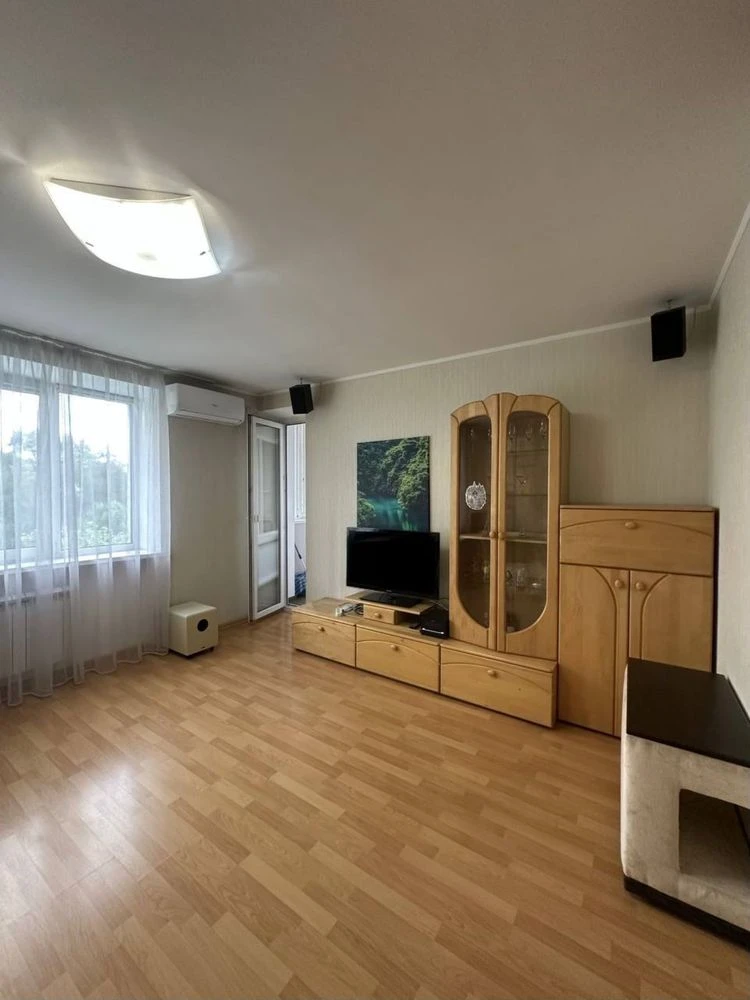 Квартира в продажу, 2 окремі кімнати, 6/9 поверх