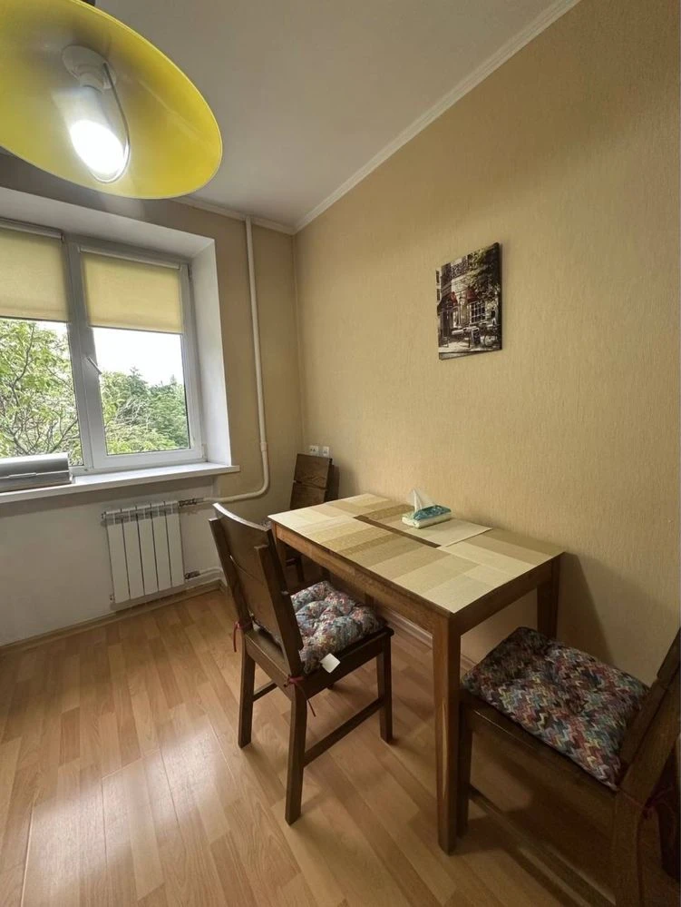 Квартира в продажу, 2 окремі кімнати, 6/9 поверх