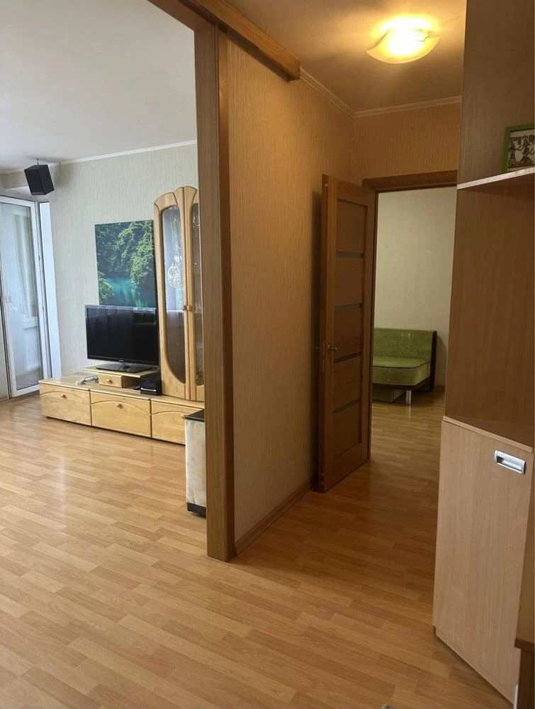 Квартира в продажу, 2 окремі кімнати, 6/9 поверх