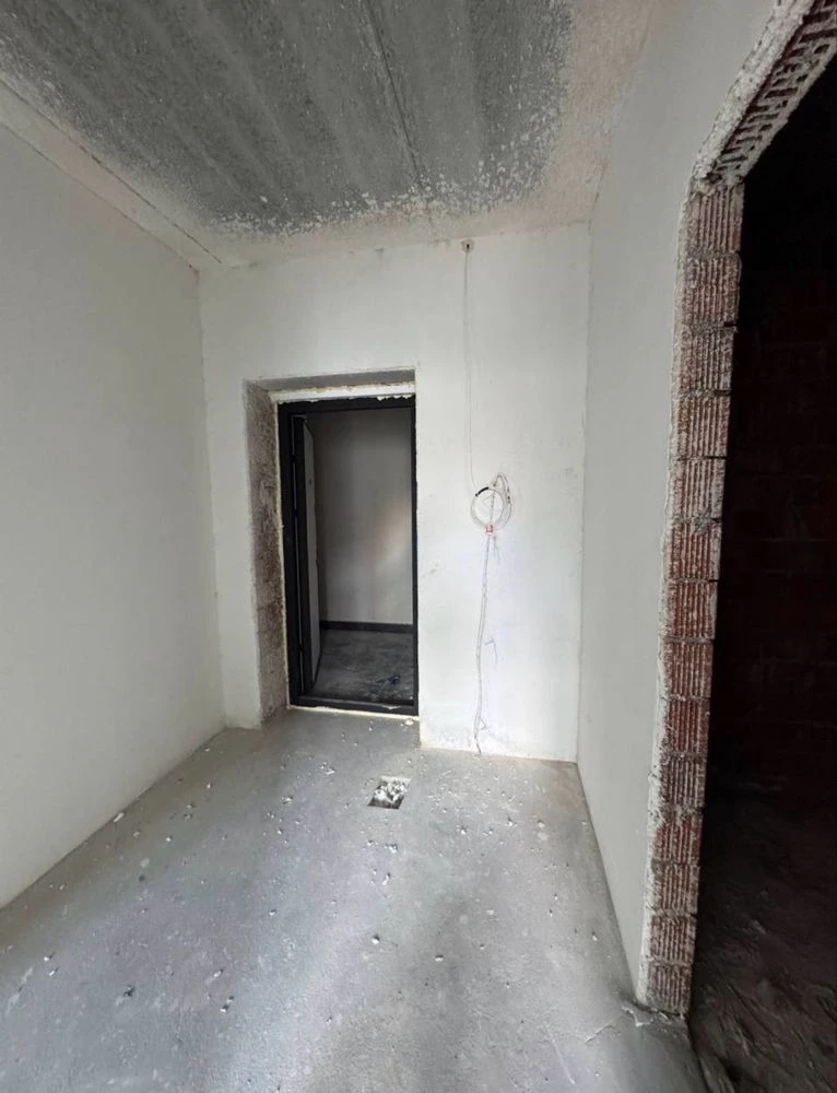 Однокімнатна квартира з газом в зданому будинку, є балкон
