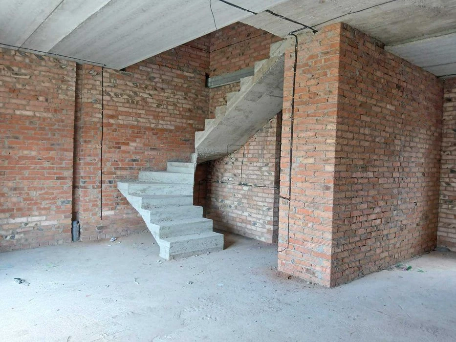 For sale is a townhouse with central communications.