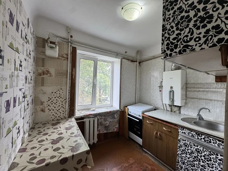 Продам 3-х кімнатну квартиру на Степана Бандери