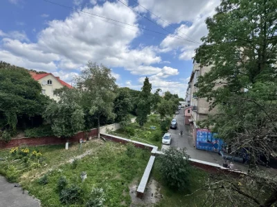 Продам 3-х кімнатну квартиру на Степана Бандери