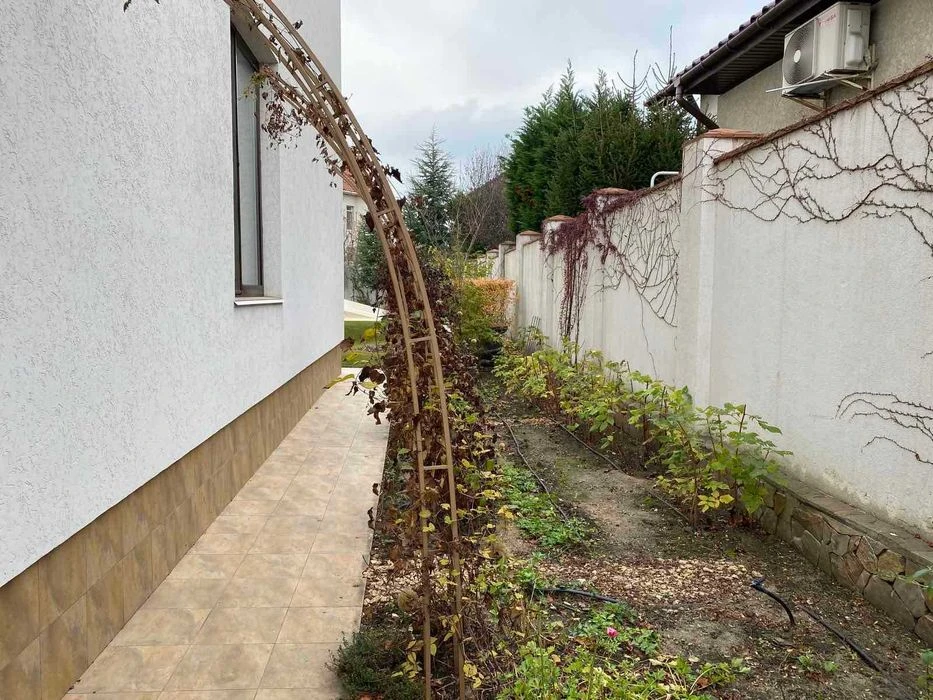 Продаж шикарного будинку в Совіньйоні