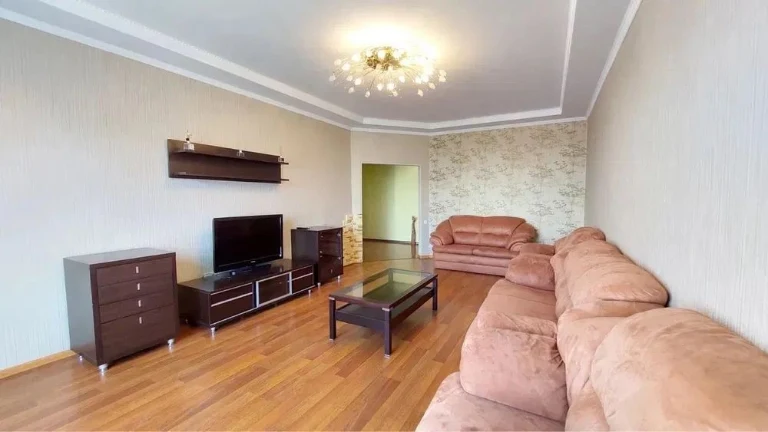 Rent 3 rooms sq.m. Residential complex Istok 6 Fontana Balcony Fontanskaya doroga