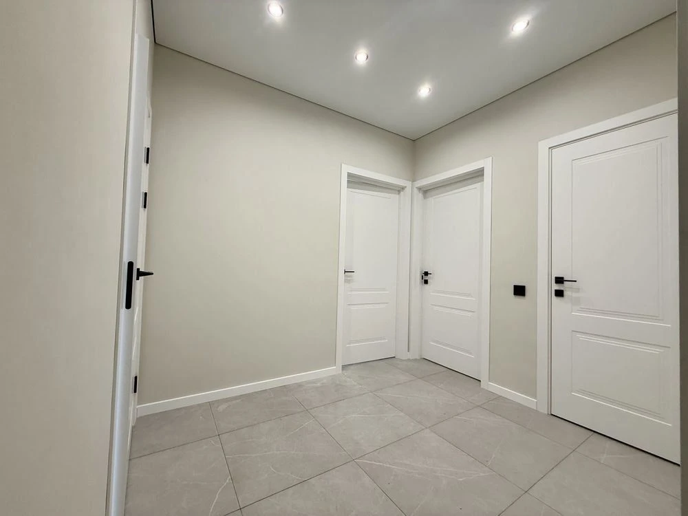 Apartment in a complex with its own generator! 2-bedroom, renovated, 58 sq m. Minimum percentage of ownership.