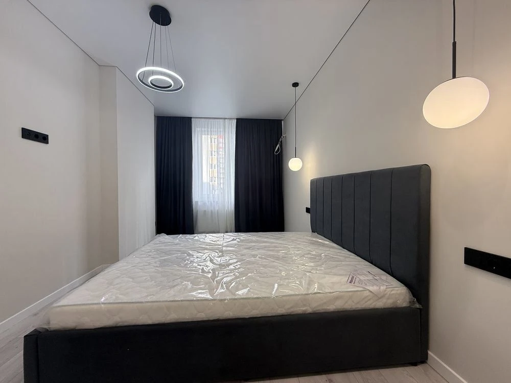 Apartment in a complex with its own generator! 2-bedroom, renovated, 58 sq m. Minimum percentage of ownership.
