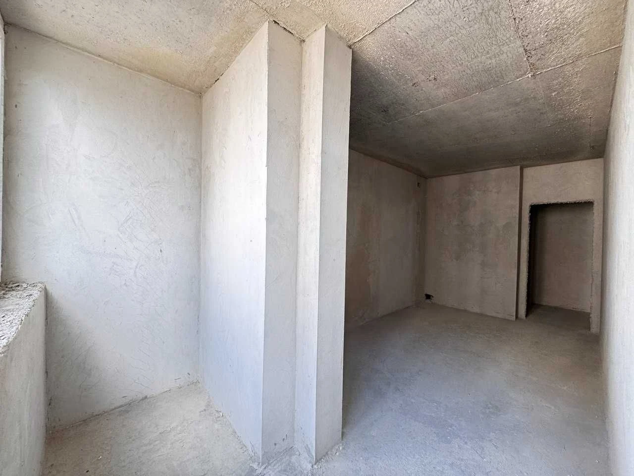 Apartment for Sale at a Great Price, Minimal Taxes!