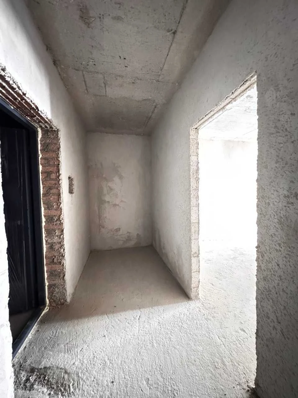 Apartment for Sale at a Great Price, Minimal Taxes!