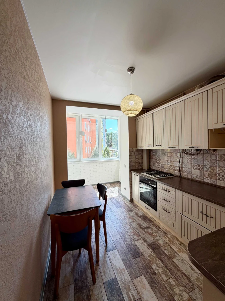 Park Mama. 2 rooms with renovation. State programs.
