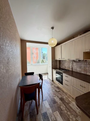 Park Mama. 2 rooms with renovation. State programs.
