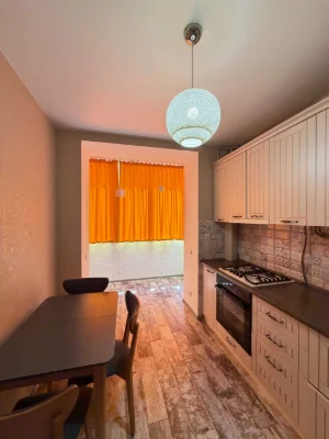 Park Mama. 2 rooms with renovation. State programs.