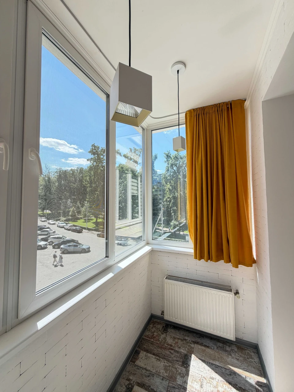 Park Mama. 2 rooms with renovation. State programs.