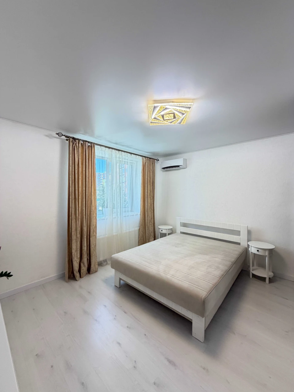 Park Mama. 2 rooms with renovation. State programs.