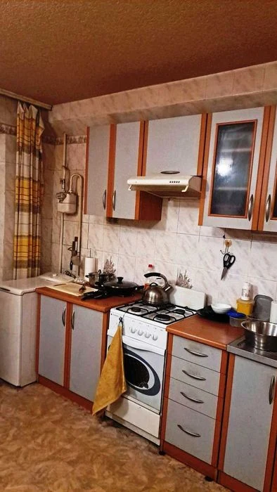 Продам 2-к квартиру, Южный мкрн, пр. 40 летия Победы