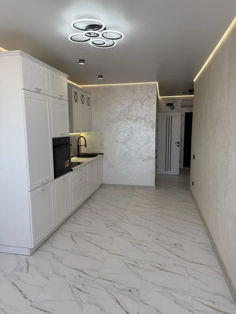 Euro-2к. For sale in Irpin. Central 2, new modern renovation, move in and live.