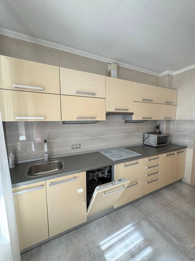 2-room apartment with renovation and furniture in the center of Irpin, 67 m²