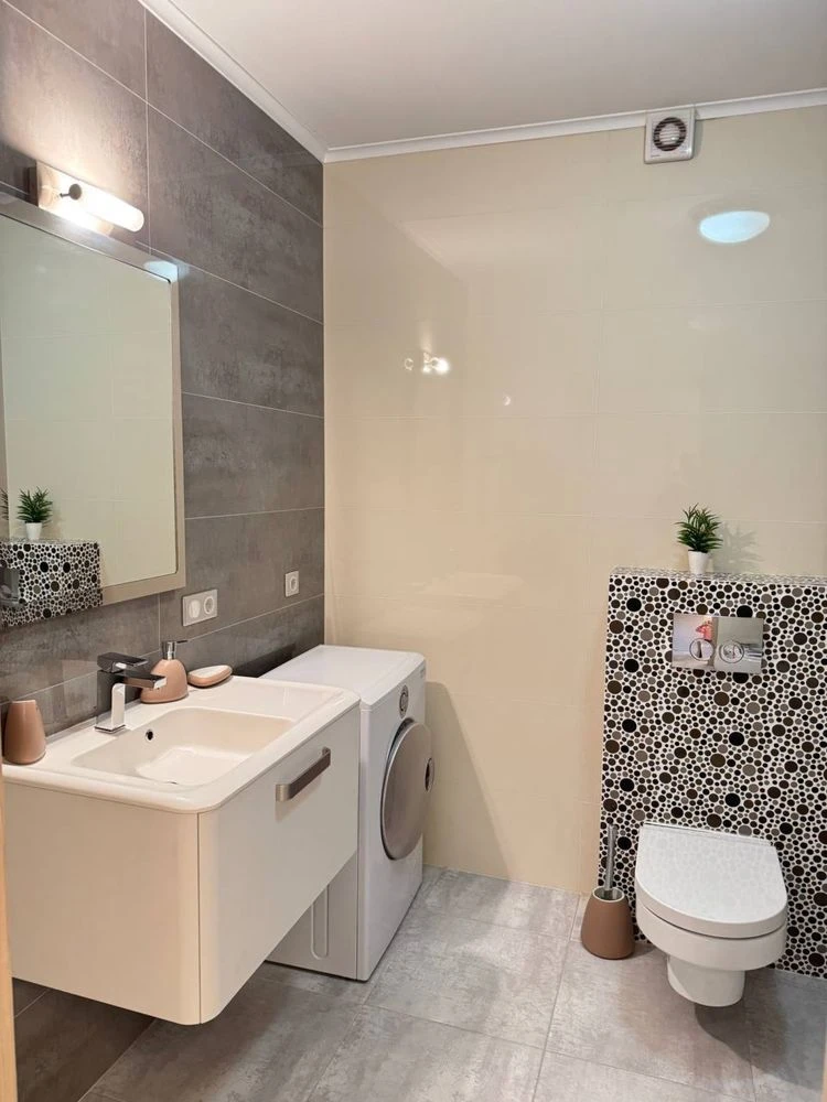 2-room apartment with renovation and furniture in the center of Irpin, 67 m²