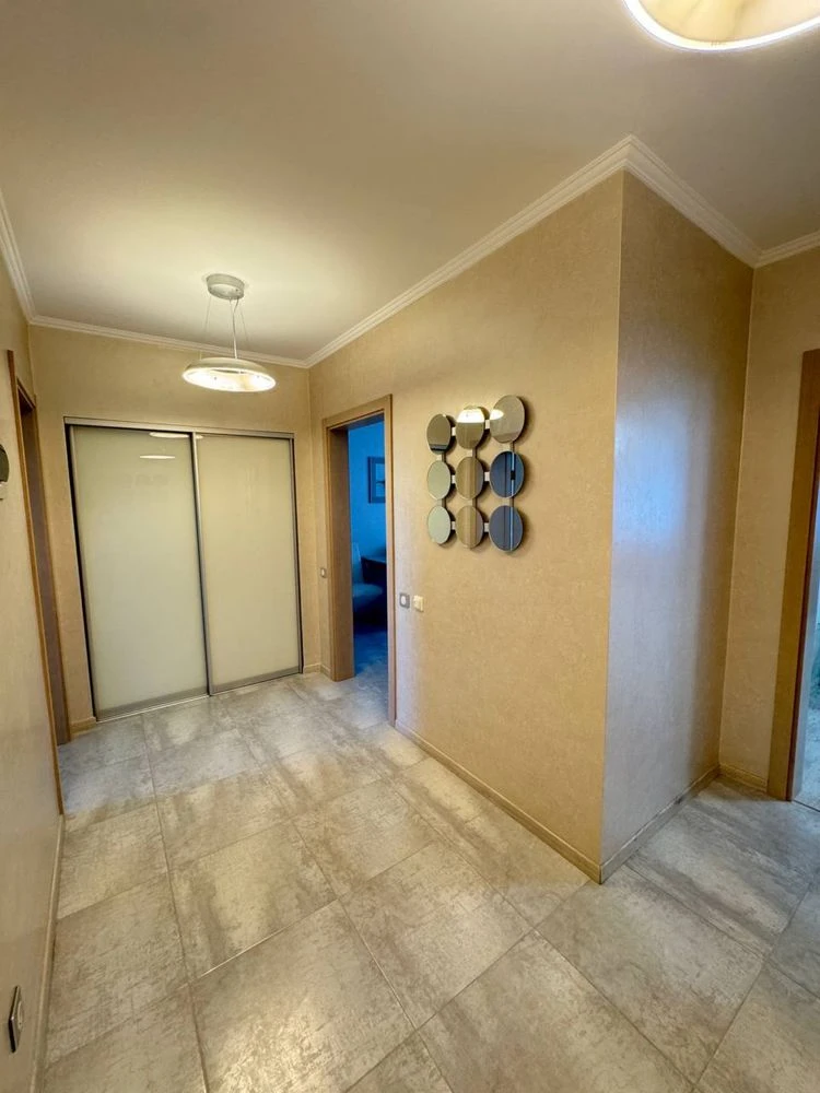 2-room apartment with renovation and furniture in the center of Irpin, 67 m²