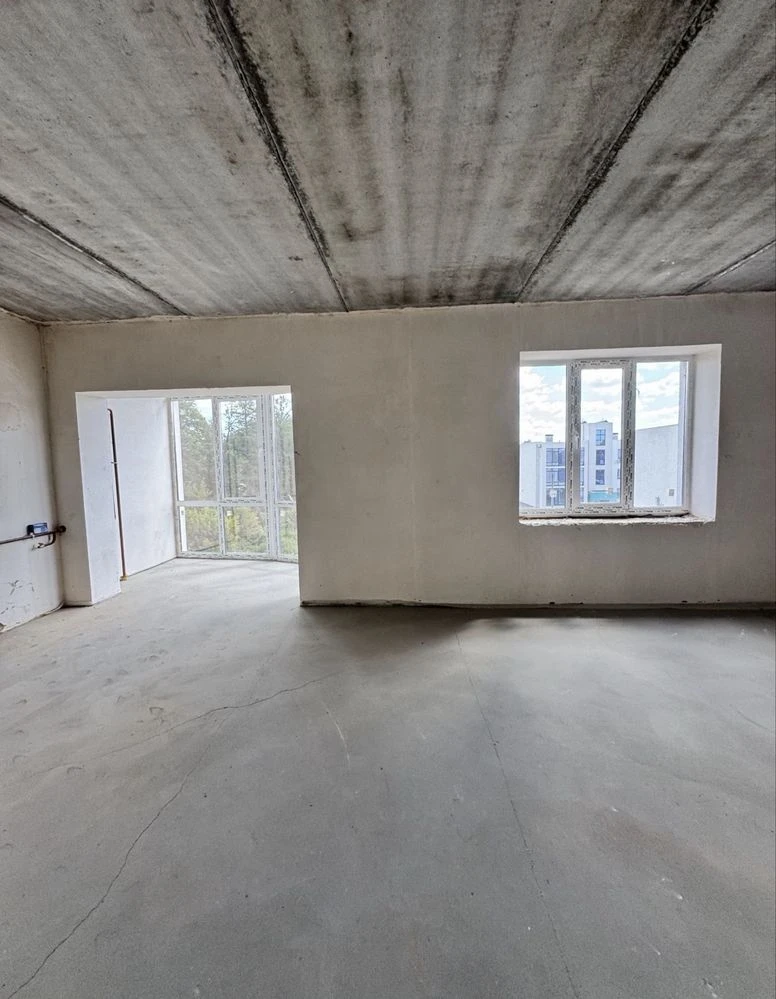 Sale of a full 3-bedroom apartment in a new residential complex in the city