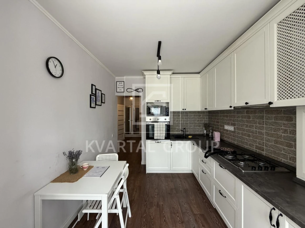 Spacious 2-bedroom apartment for sale, 50 m²