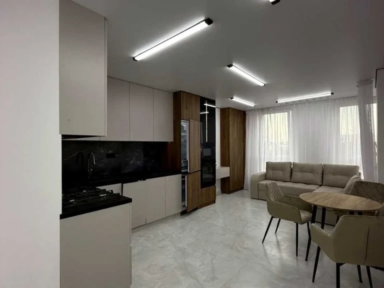 Apartment. Ivano-Frankivsk, Flotska St.