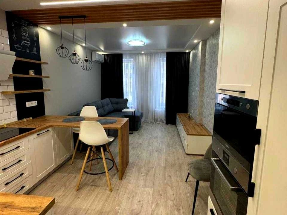 Apartment. Kharkiv, Gvardeytsiv-Shyronintsiv St., (Building 8)