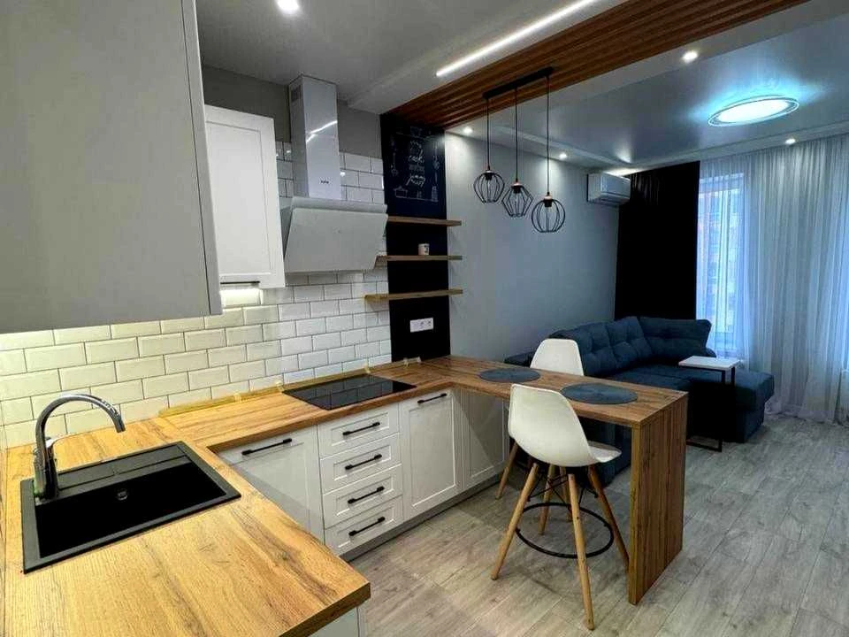 Apartment. Kharkiv, Gvardeytsiv-Shyronintsiv St., (Building 8)