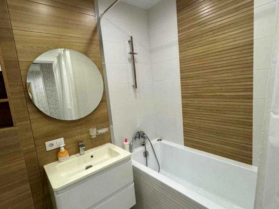 Apartment. Kharkiv, Gvardeytsiv-Shyronintsiv St., (Building 8)