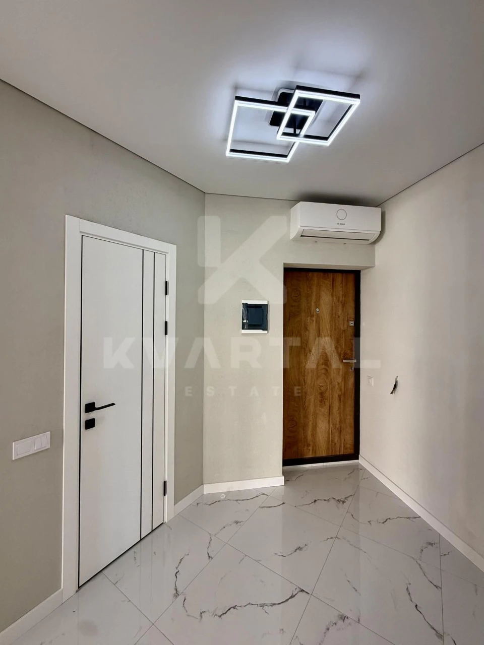 For Sale: 1-bedroom apartment with renovation in Synergy City Residence