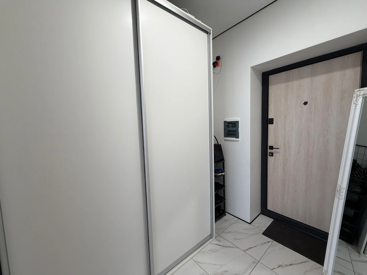 Renovation, Furniture and Appliances. New Modern Residence. Nearest Point