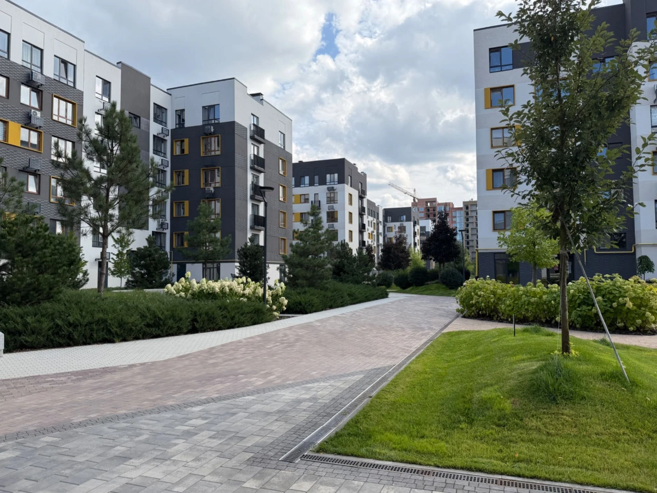 Renovation, Furniture and Appliances. New Modern Residence. Nearest Point