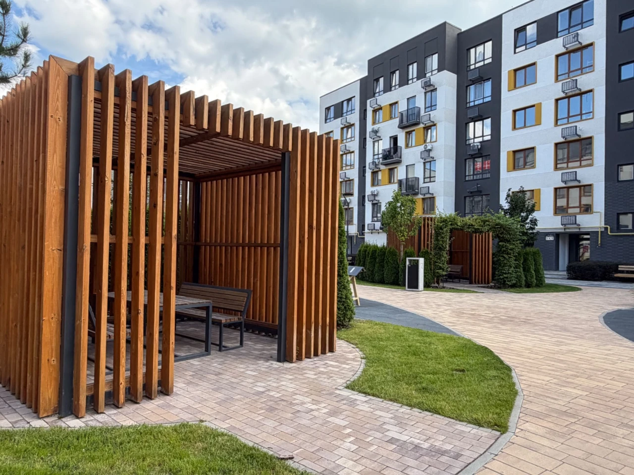 Renovation, Furniture and Appliances. New Modern Residence. Nearest Point