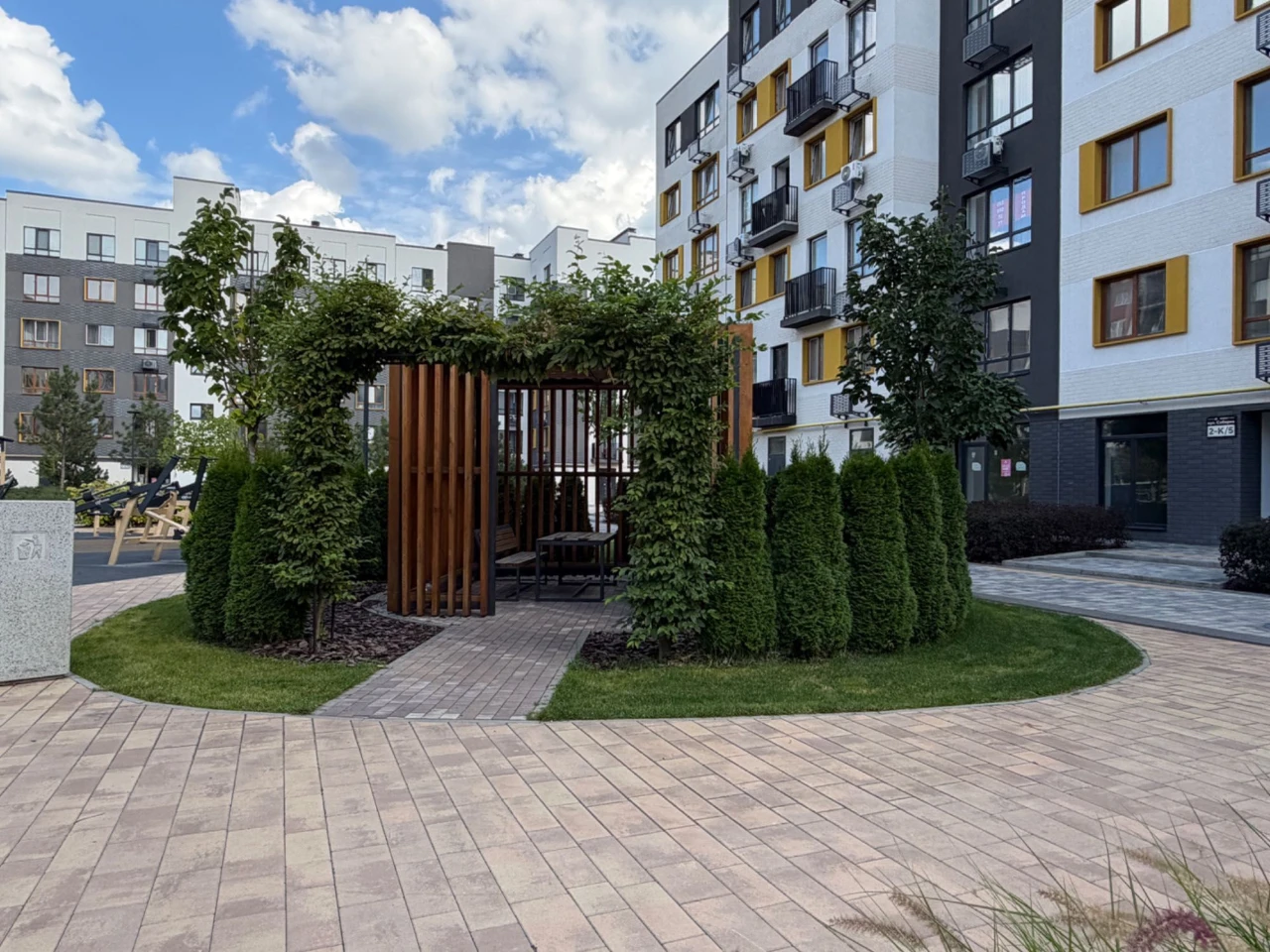 Renovation, Furniture and Appliances. New Modern Residence. Nearest Point