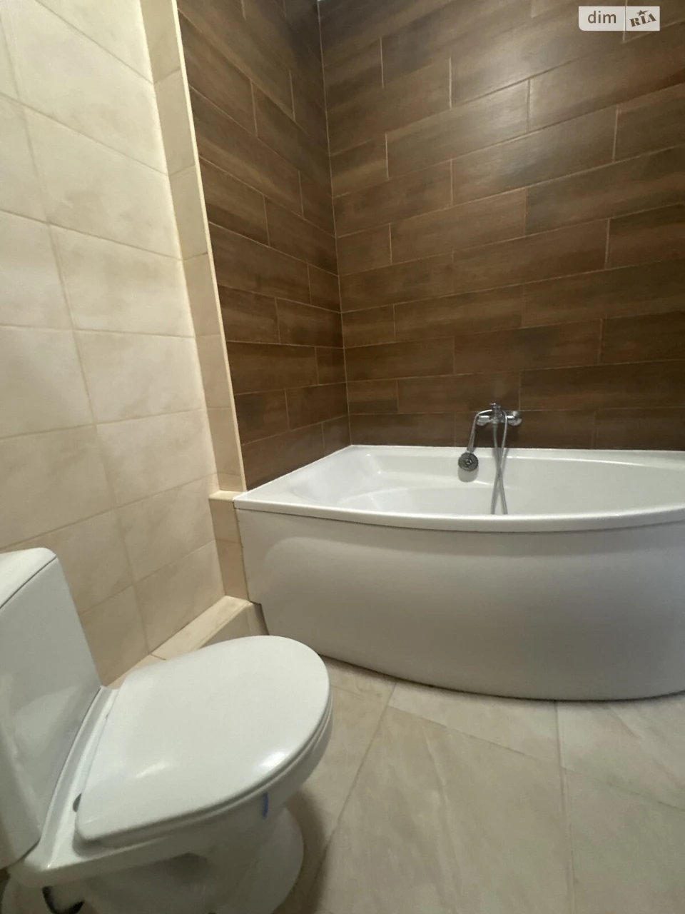 Apartment for Sale - Romanivka